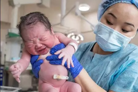 709 детей родилось в Казахстане в День Республики