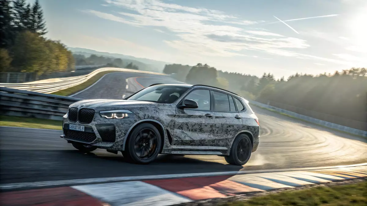 BMW испытала iX3 M60 - первый шаг к суперзаряженным электромобилям