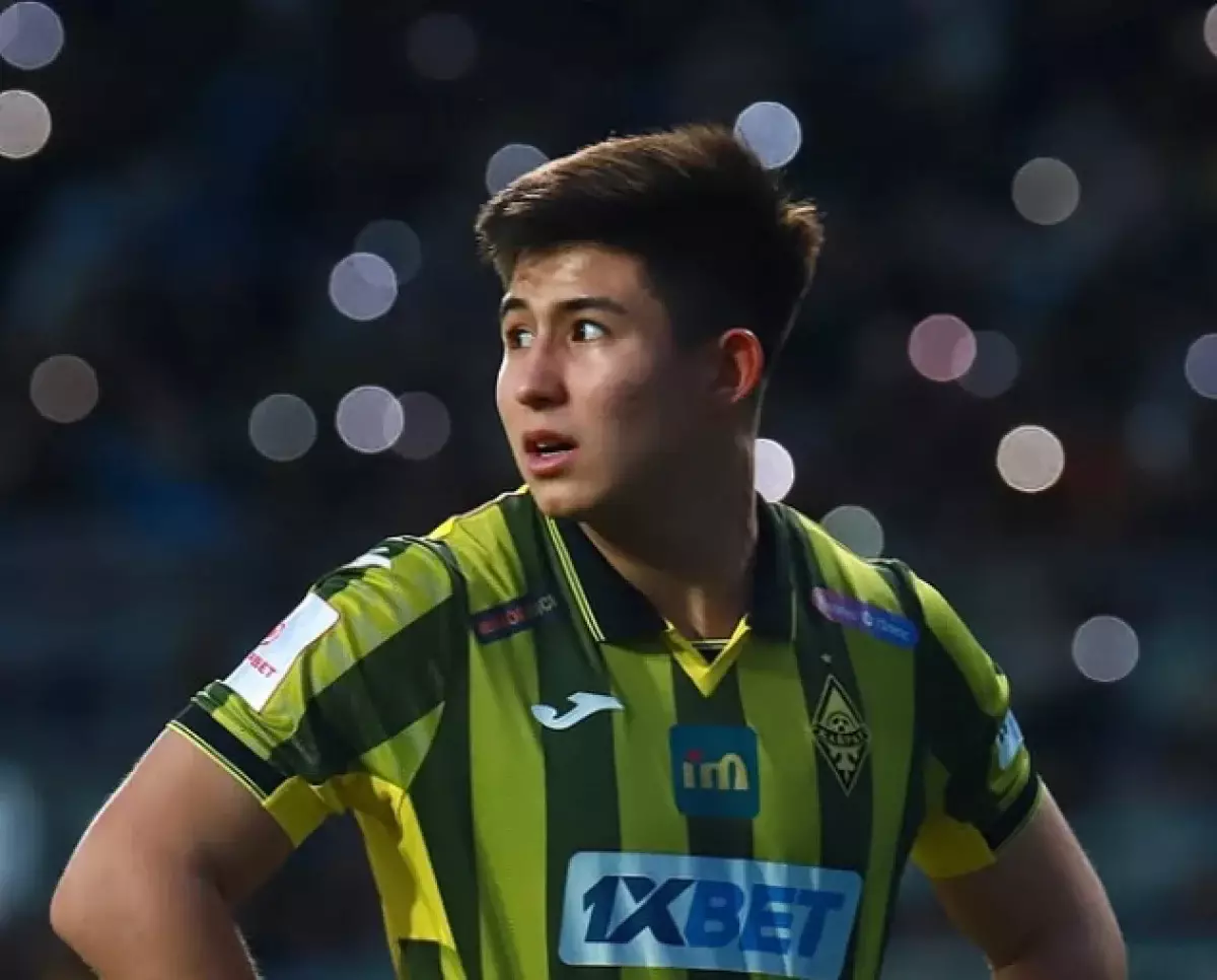 Дастан Сатпаев трогательно поздравил маму после матча «Кайрат» – «Астана»