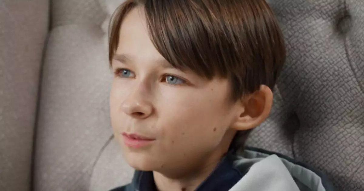  20 жастағы өсуі тоқтап қалған ресейлік жігіт әлем назарын аударды (ВИДЕО) 