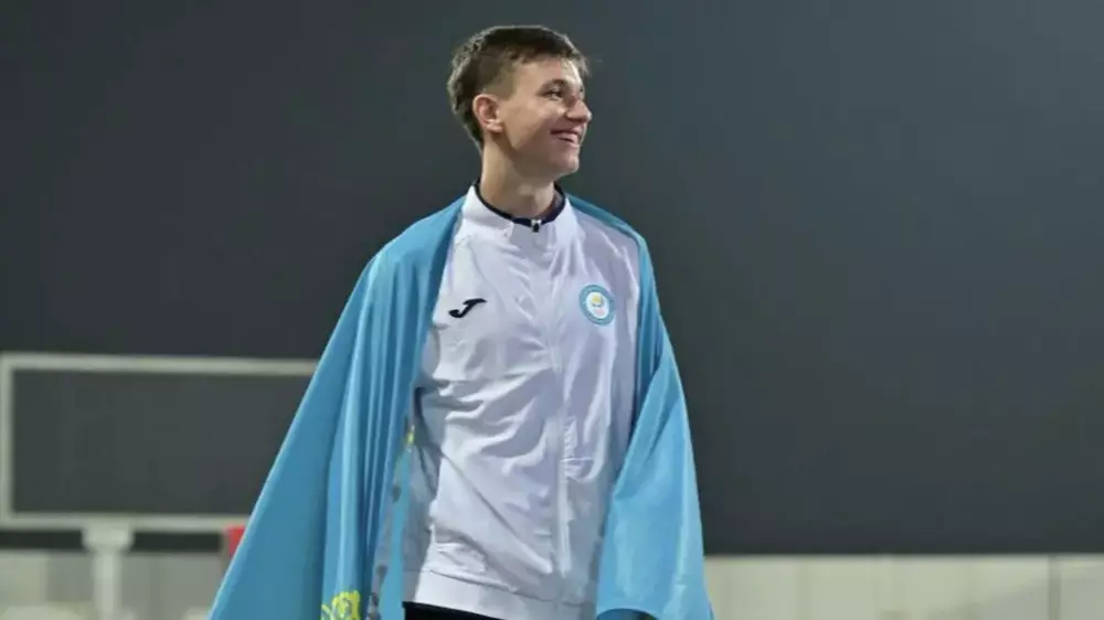 Максим Сажнев рекорд жаңартып, жасөспірімдер Азиадасының чемпионы атанды