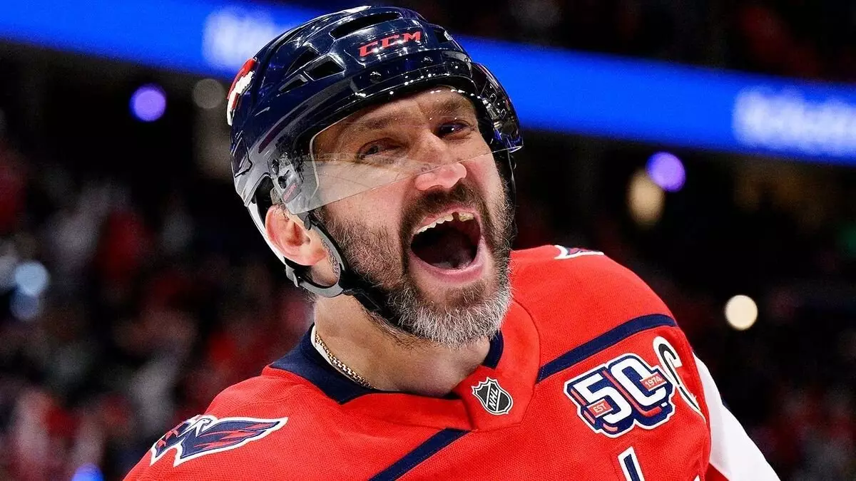 Памятник при жизни хотят установить Овечкину в центре Москвы