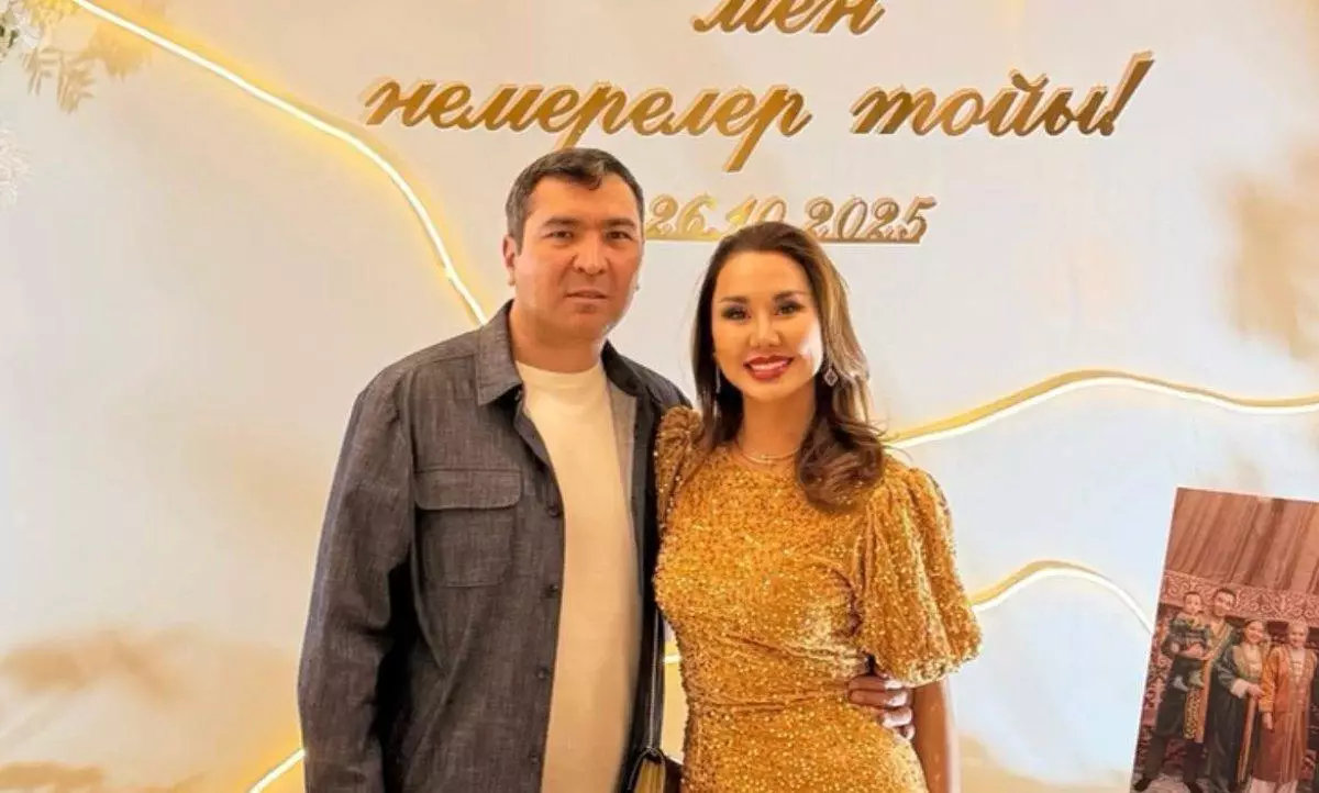 «Жұмабектің жанында менікі түк емес»: Динара Сәтжан күйеуін жер-көкке сыйғызбай мақтады