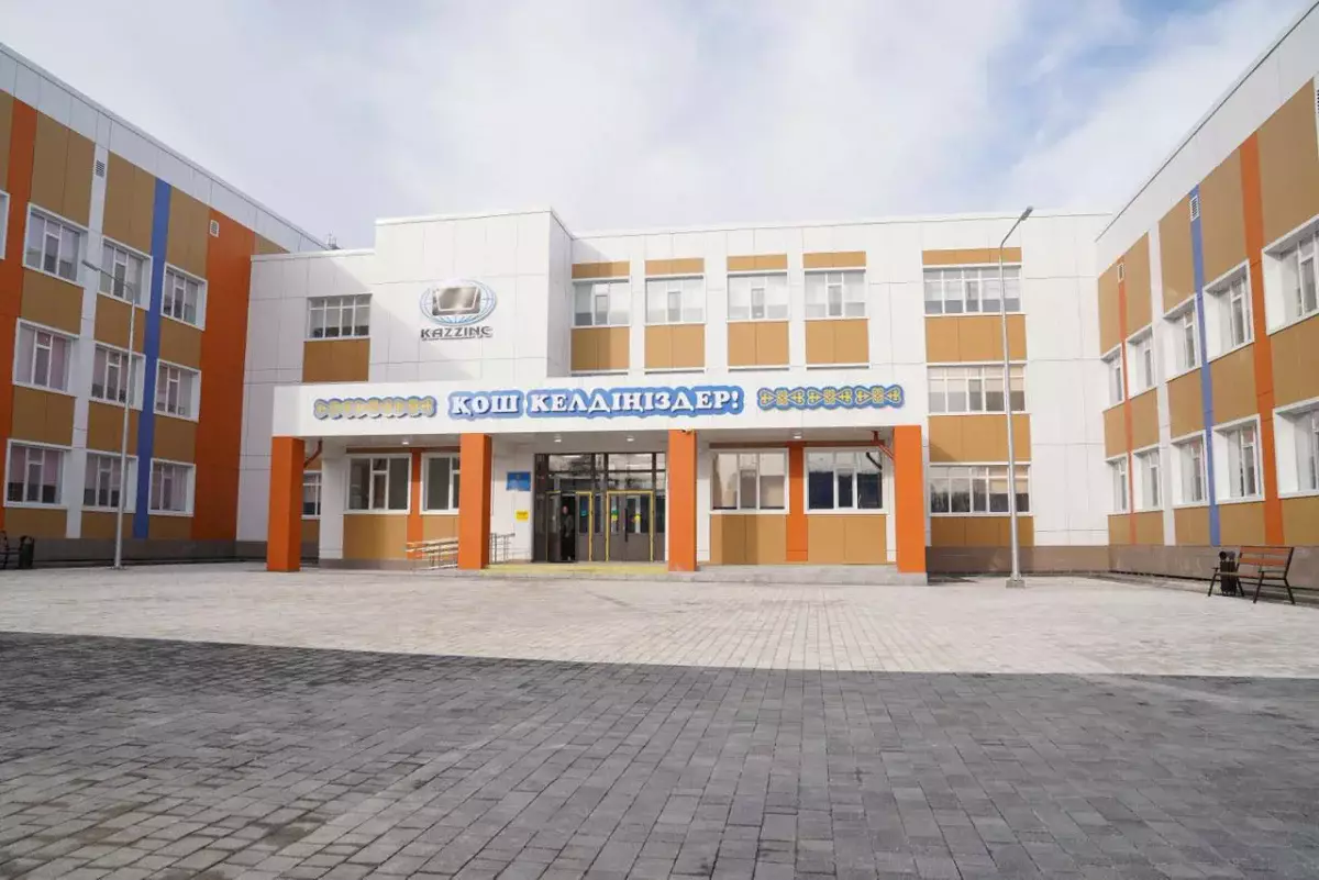 Десятки современных школ открылись в Казахстане в День Республики