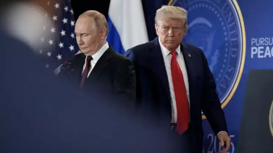 Трамп: Ресейдің жағалауында АҚШ-тың атом сүңгуір қайығы бар