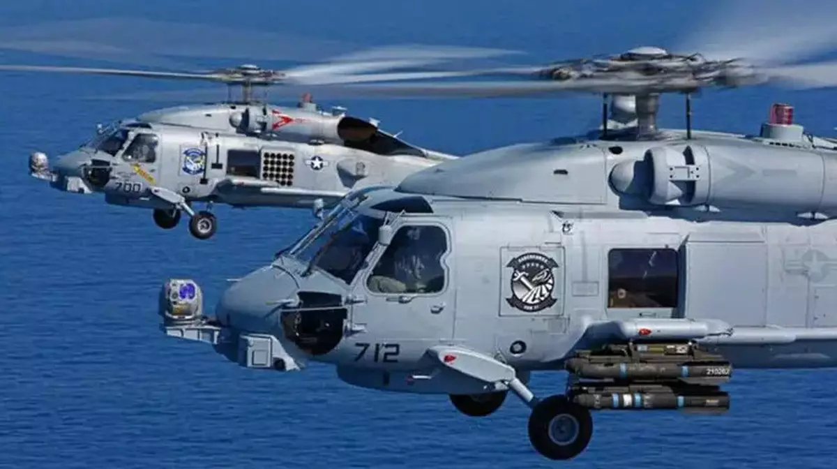 За полчаса — два крушения: ЧП на авианосце США в Южно-Китайском море