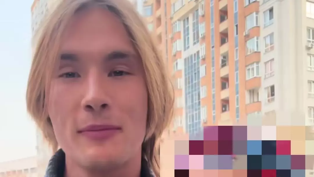 Батырхан Шүкеновтің баласы шүлдірлеп жұрттан ұрыс естіді