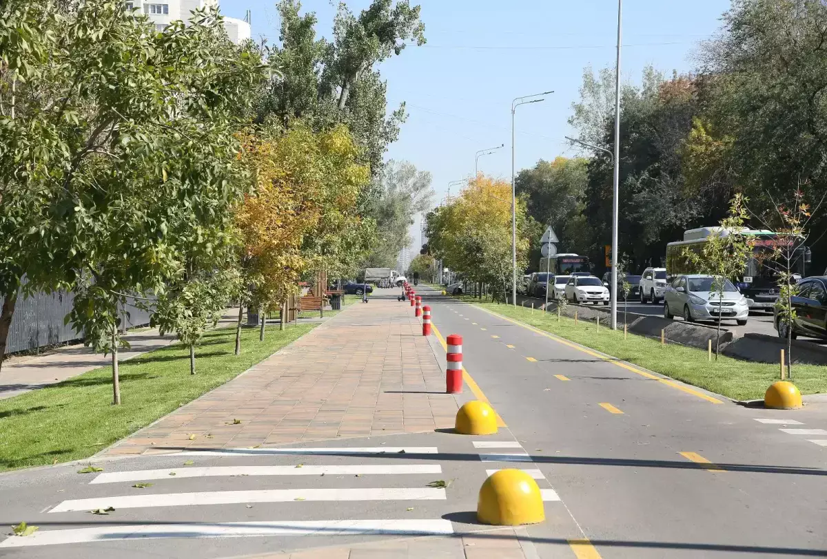 Новые дороги, школы и рабочие места: Алматы динамично развивается