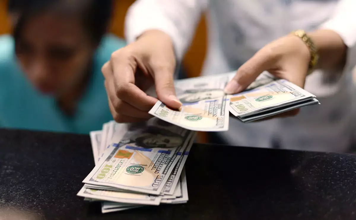 Почему казахстанцам не дадут менять валюту ночью — ответ Нацбанка - новости на Lada.kz 27.10.2025