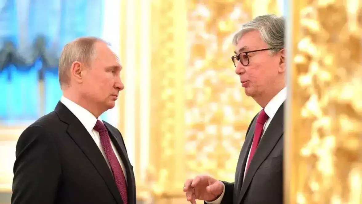 “Әлемдегі қазіргі ахуал”: Тоқаев пен Путин телефон арқылы не туралы сөйлесті? 