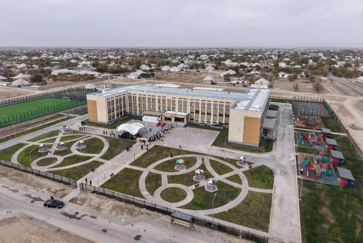 В День Республики по стране открыли двери 12 новых школ