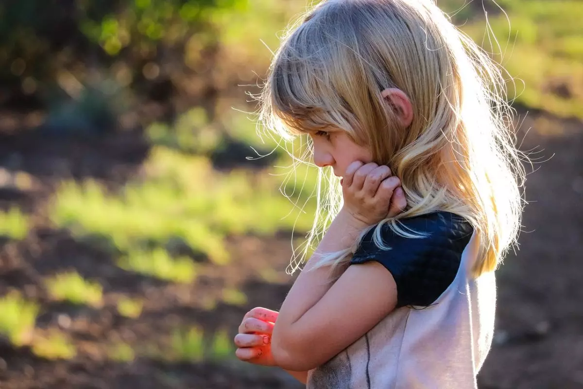 «Балақай ауыр хәлде»: Ақтөбелік жүргізуші 8 жасар қызды қағып кеткен