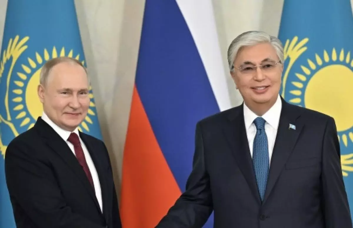 Токаев с Путиным обсудил предстоящий визит в Россию