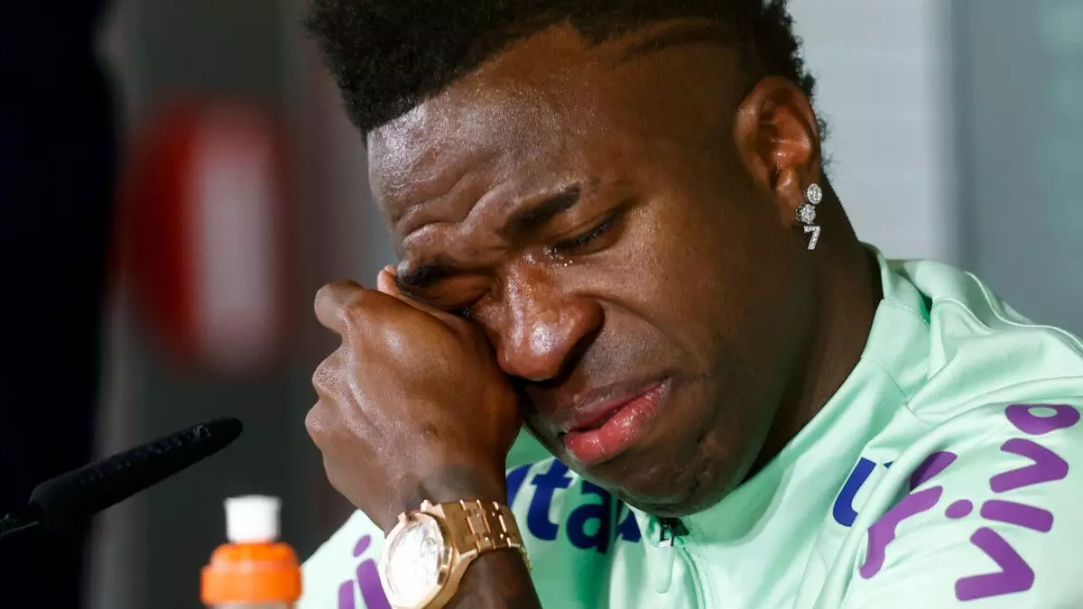 Винисиус «Реал» сапынан кететінін айтты