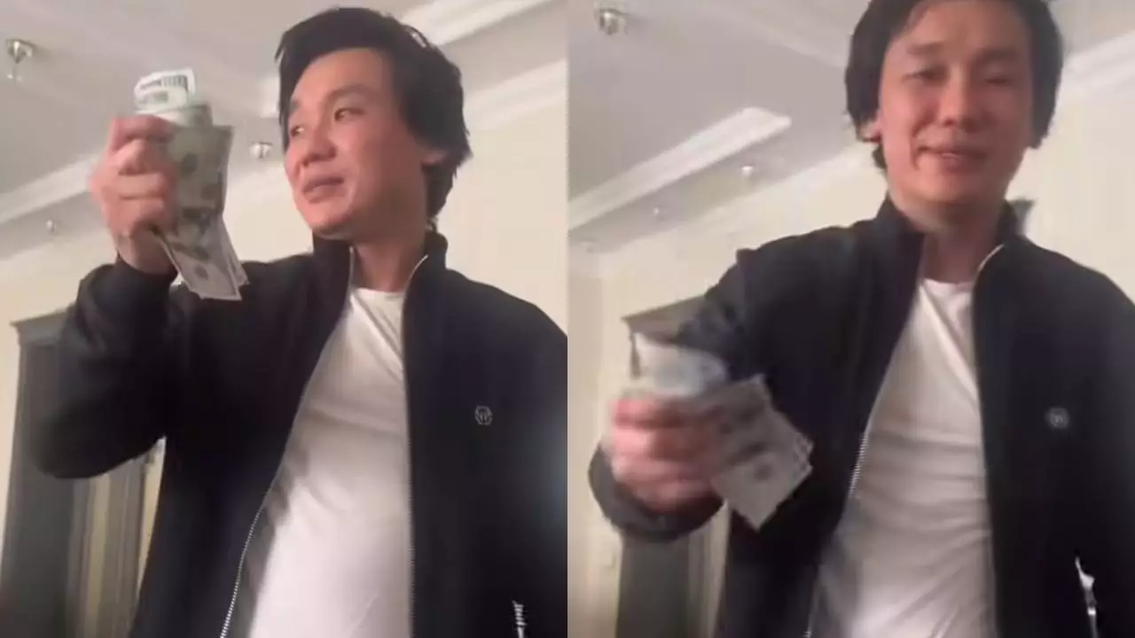 "Ұялмай 5 баласының несібесін жеп": Қайрат Нұртас келініне доллар шашты (ВИДЕО) 