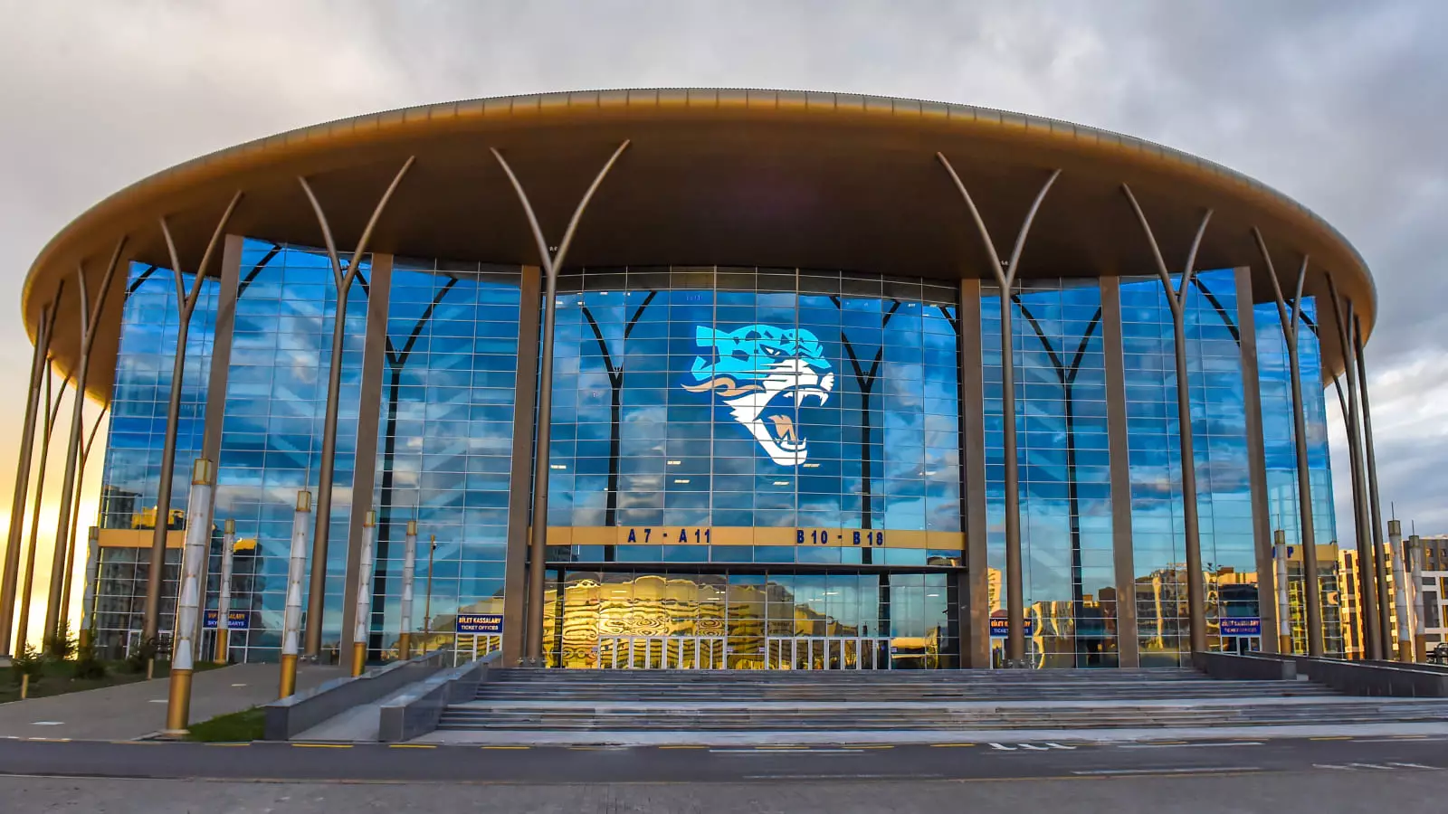 «Барыс Аренаға» жұмсалатын қаражат жұртты шошытты