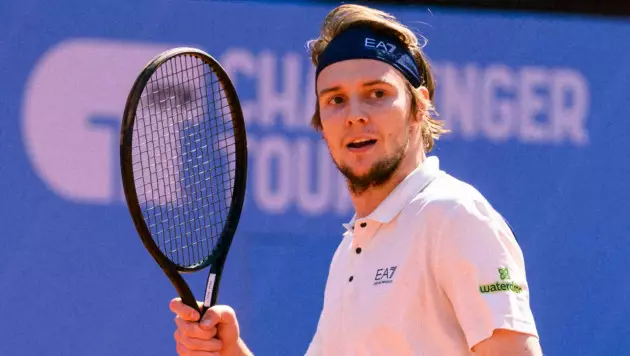 Александр Бублик обыграл чемпиона "Ролан Гаррос" на турнире за 6 миллионов