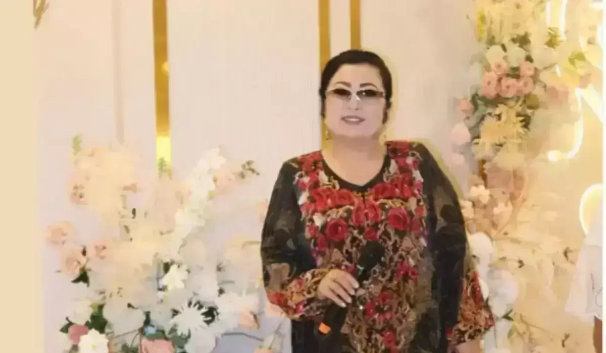 Порно бейнелердегі Тайландтық транссексуалдар Үлкен қара есек фотосы