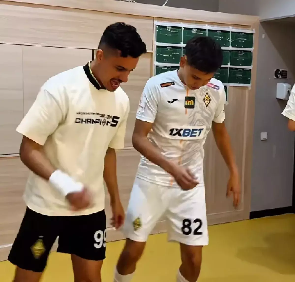 Фанаты в восторге: «Кайрат» отпраздновал чемпионство по-бразильски