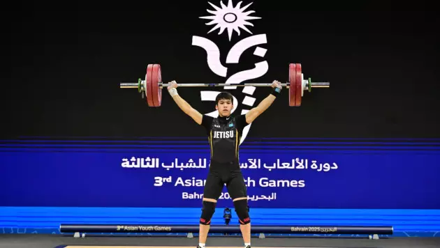 Казахстанец установил мировые рекорды и выиграл два золота Азиатских игр - 2025