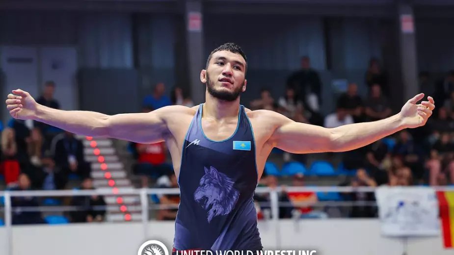 Ризабек Айтмухан - бронзовый призер ЧМ-2025 по борьбе до 23 лет