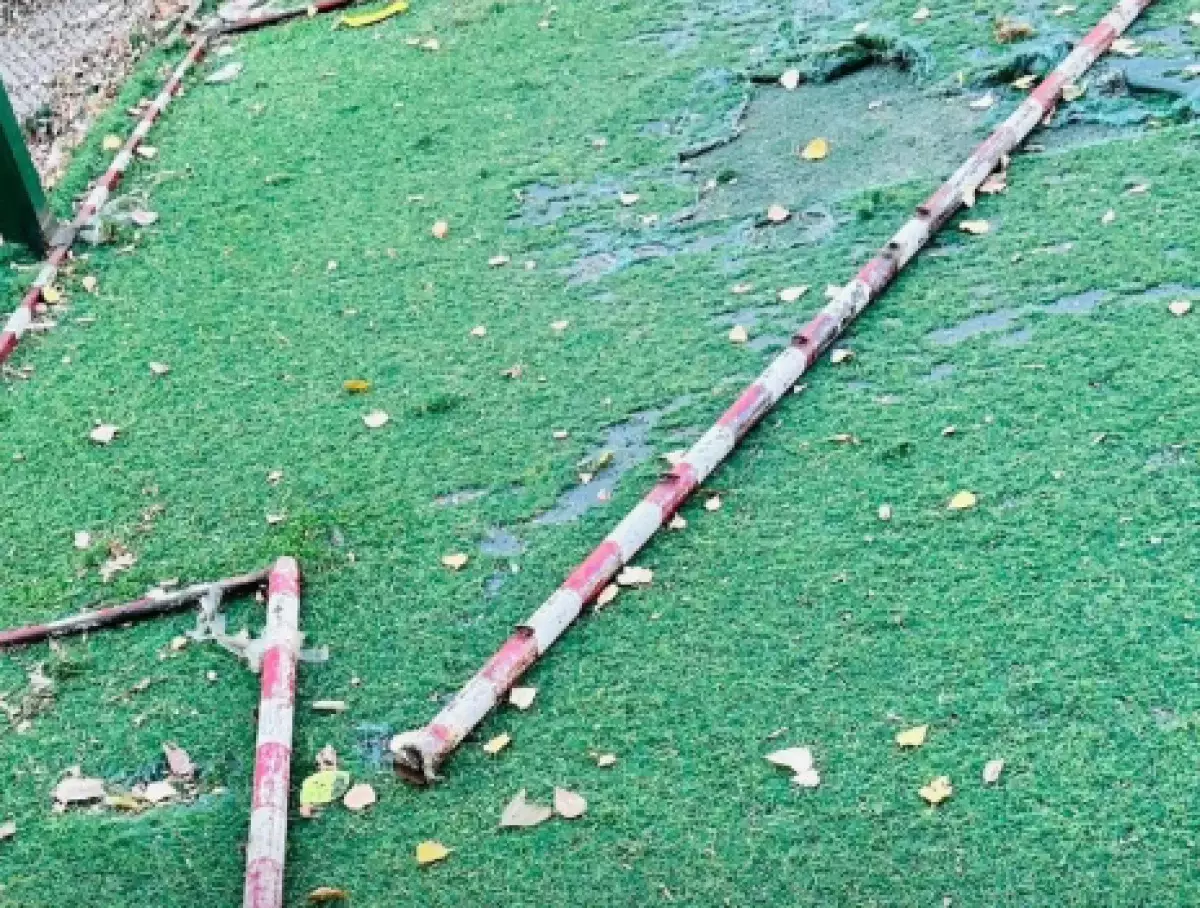 В Кокшетау на ребенка упали футбольные ворота