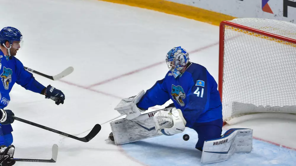 Шайба на 1-й минуте и напряжённый финал решили исход матча “Барыса“ в КХЛ