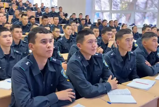 Подготовка нового поколения офицеров: традиции и современные подходы