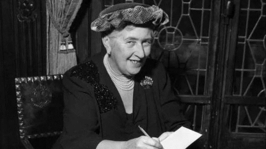 БАҚ: Агата Кристидің алғашқы жарияланған шығармасы табылды