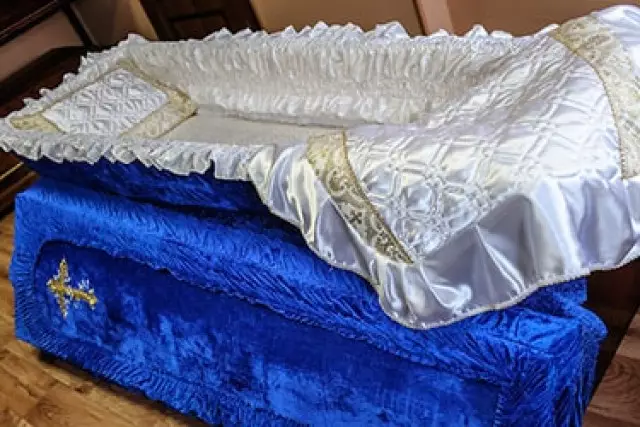 Бразилияда нәресте жерлеу алдында табыт ішінде тіріліп кеткен