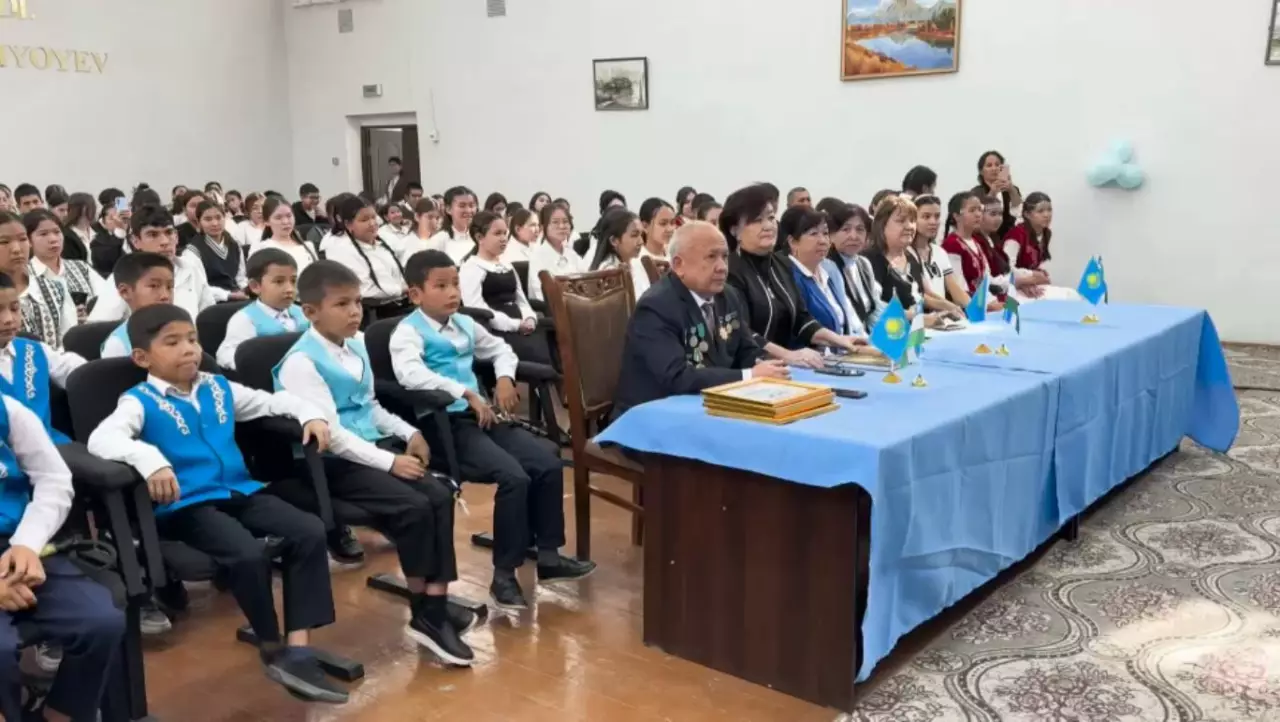 Өзбекстанда қазақ мектептері арасында өнер сайысы өтті