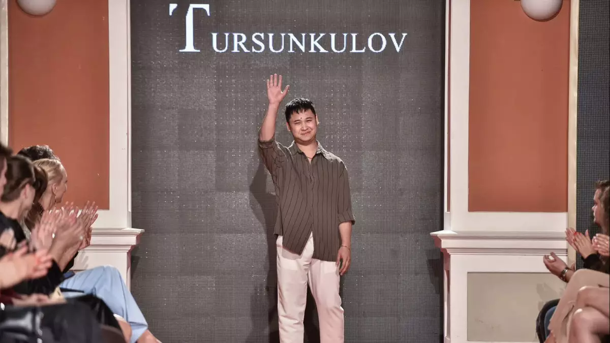 «Париж встал и аплодировал женщинам 40+ из Казахстана» – интервью с дизайнером Тимуром Турсункуловым