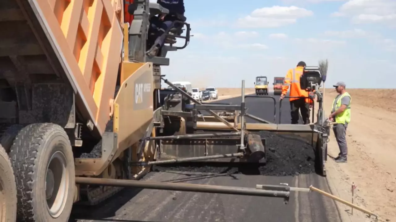 Елде 13 мың шақырым автожол жөнделеді