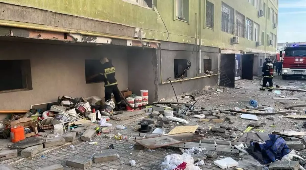 Пять человек пострадали из-за взрыва газа в Актау (ВИДЕО)
