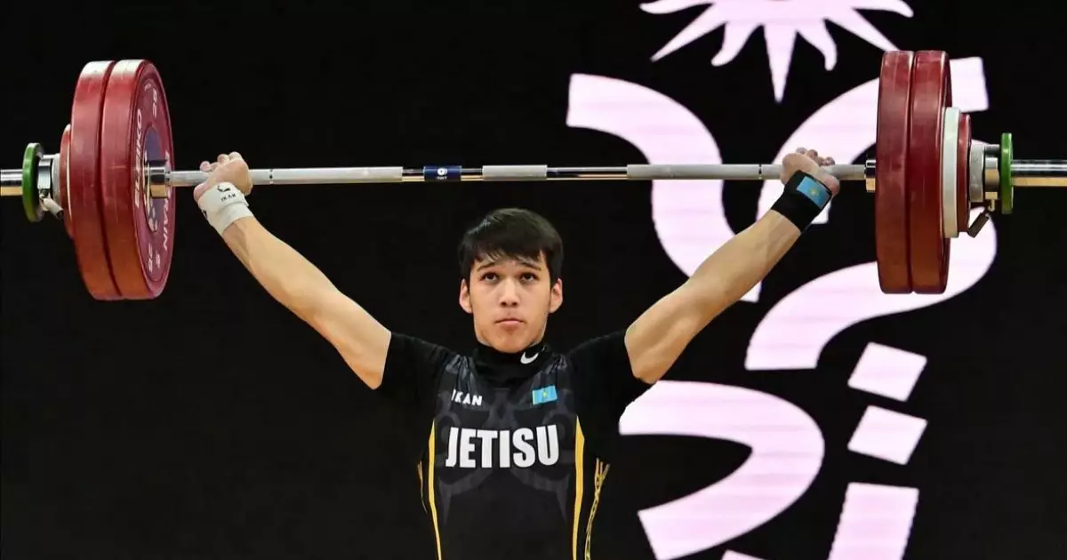   Жетісу университетінің студенті ауыр атлетикадан жаңа рекорд орнатты   
