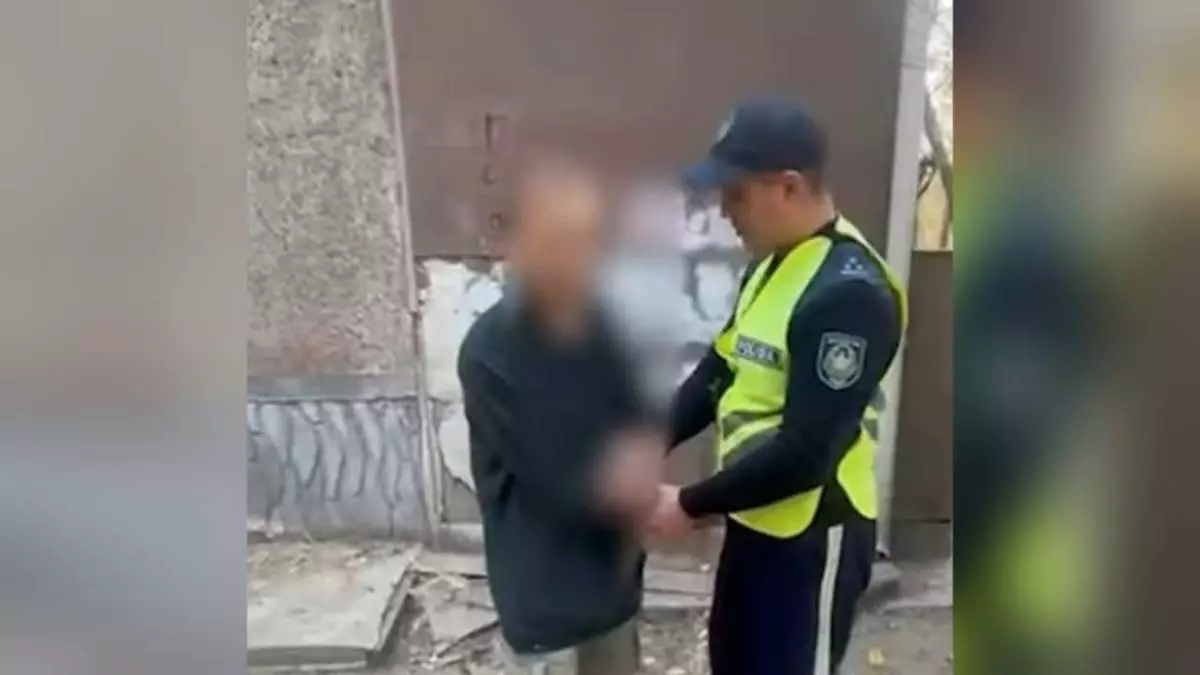 В Алматы задержан мужчина, наносивший наркорекламу на стены домов (видео)