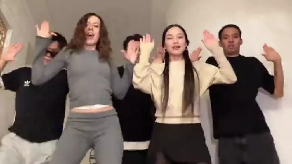 Казахская народная песня “раздает стиля“ среди молодежи в TikTok