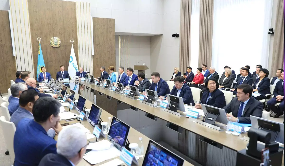 «Қазір – каденцияның бел ортасы»: «AMANAT» Ақтөбе облысындағы сайлауалды бағдарламаның бақылауын күшейтті