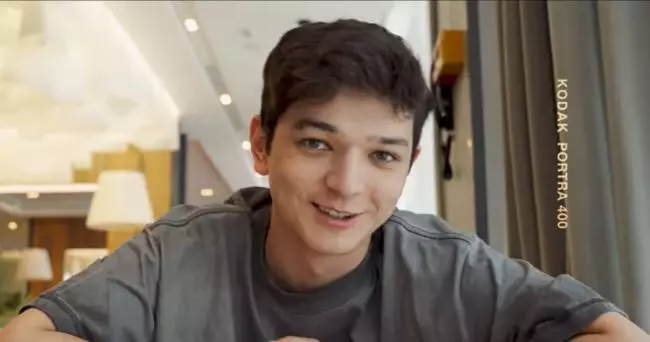 Концерты российской певицы в Казахстане отменили из-за желто-синей упаковки.