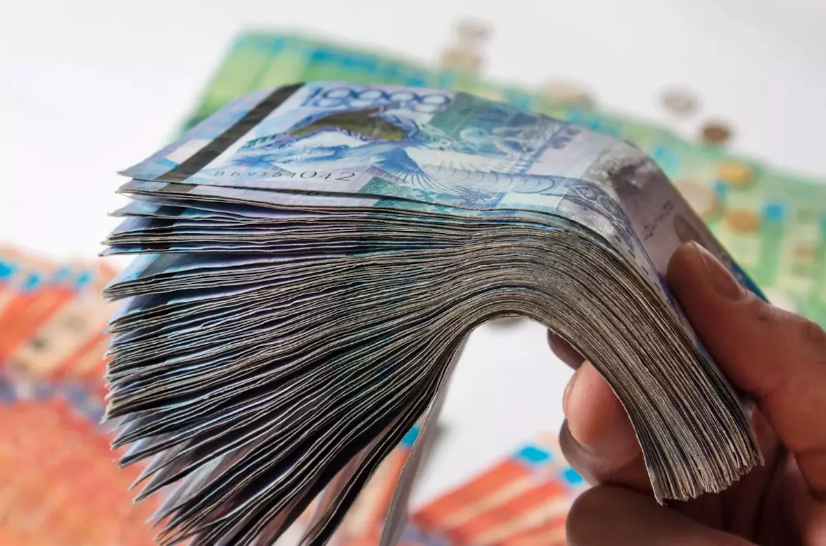 Грант от государства: 22 тысячи казахстанцев претендовали на помощь