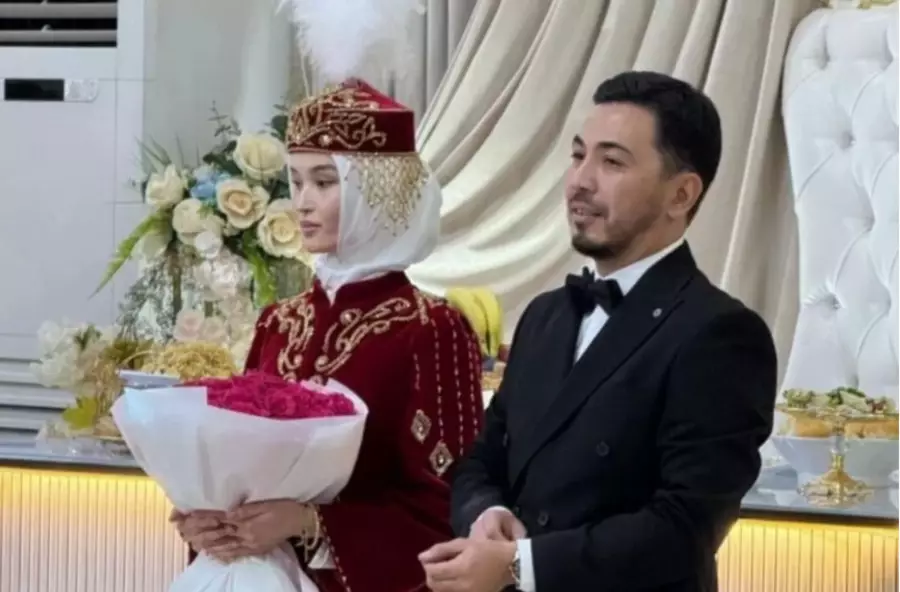 Дәурен Айдарқұлов үшінші әйелін құда түсіп алды