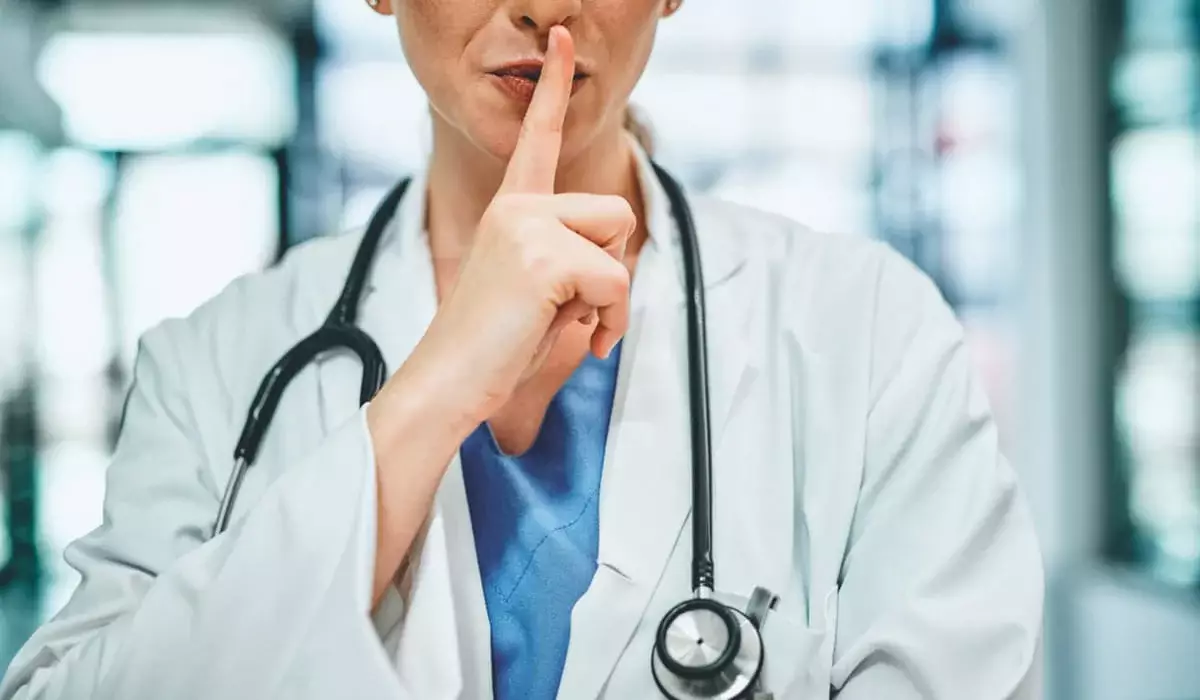 После сдачи анализов женщину пытались обмануть мошенники в Экибастузе (ВИДЕО)