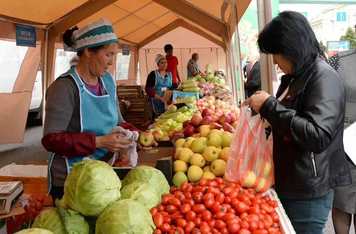 Азық-түлік бағасын тұрақтандыру: Алматыда ірі сауда желілерімен меморандумға қол қойылды