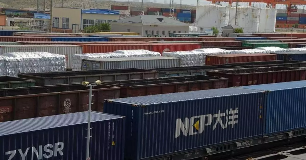  Қазақстан мен Қытай шекарасында 3 мыңдай вагон тұрып қалды 