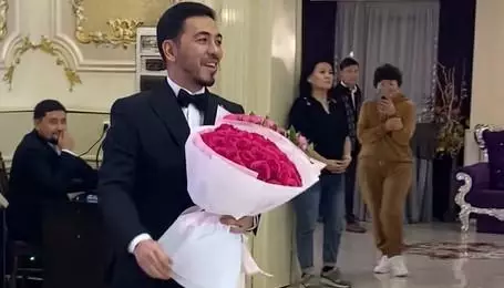 «Бұған қыздар тие береді екен»: 45 жастағы Дәурен Айдарқұлов үшінші рет үйленді