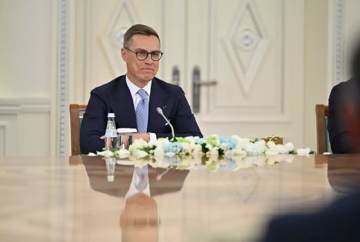 Президенту Финляндии в Казахстане подарили необычный подарок