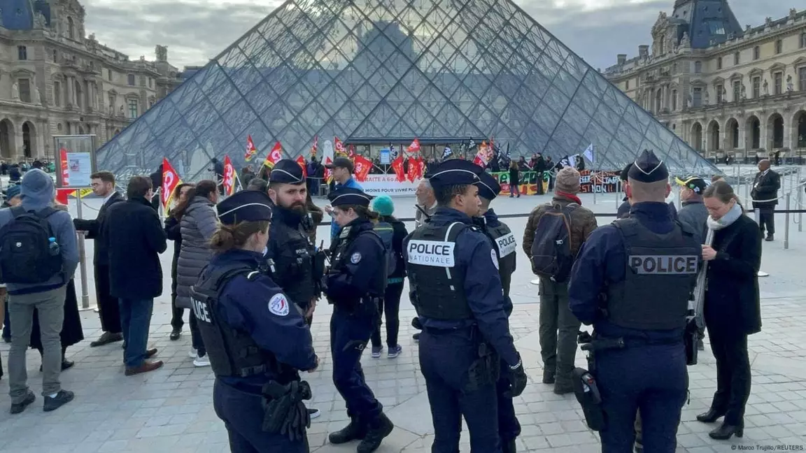 Луврды тонауға қатысы бар екі күдікті ұсталды