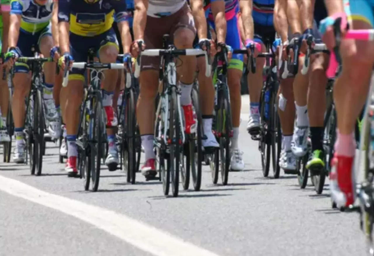 Велоспорт на шоссе: Валерия Кузнецова завоевала серебро юношеских АИ