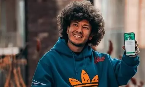 Жанар Айжанованың күйеу баласы қомақты қаржыға алаяққа алданып қалғанын айтты