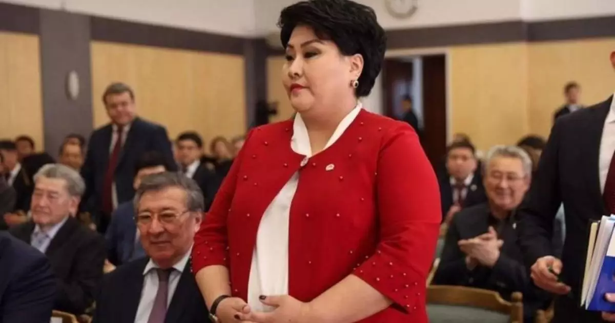  Осуждённая за коррупцию Хаменова была замечена на тое в Атырау 